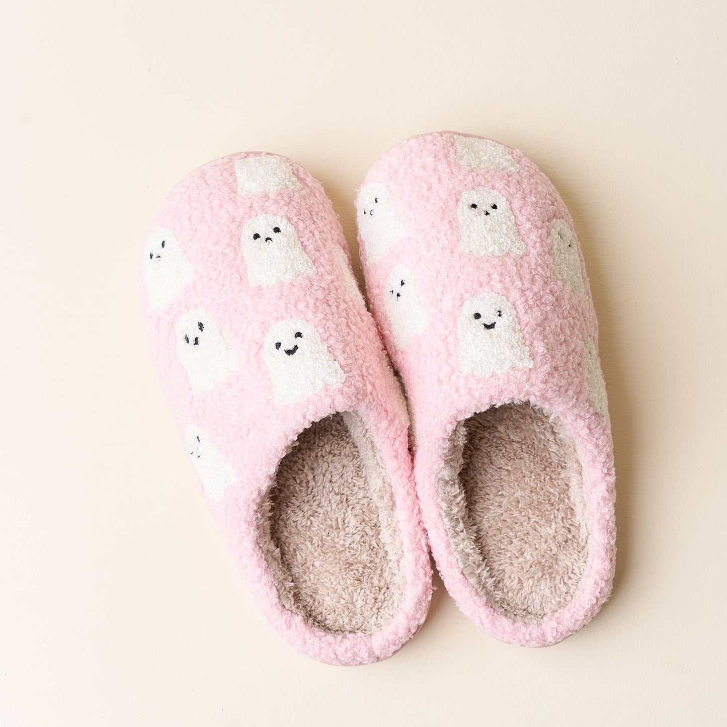 Fuzzy Slippers-Ghosts: M/L