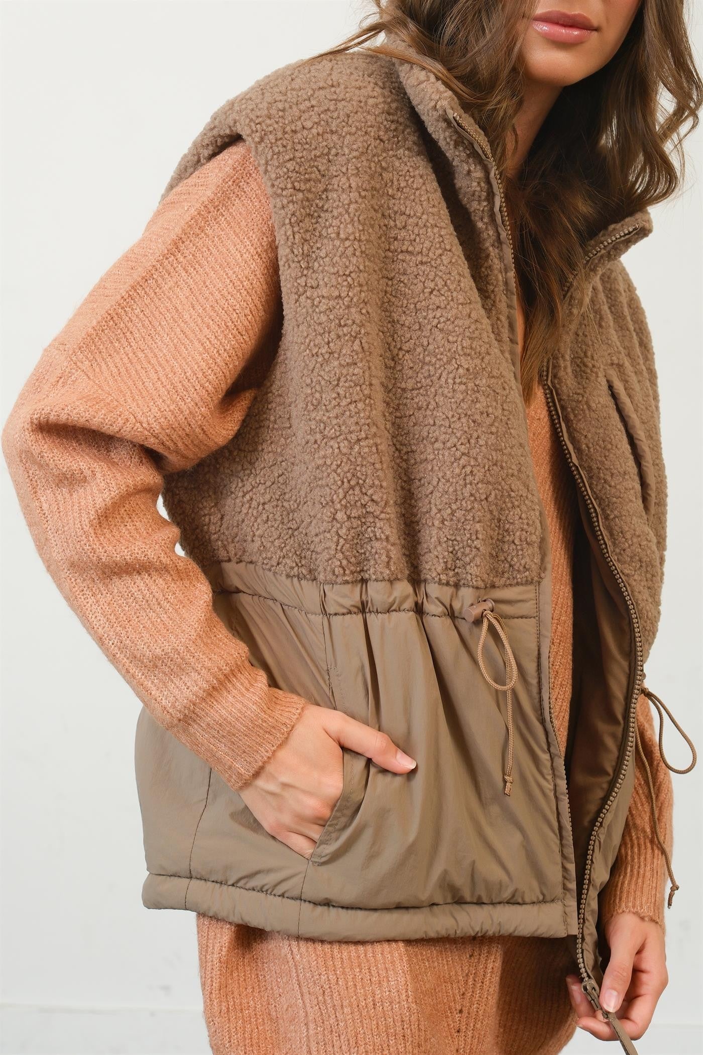 Aspen Sherpa Zipper Vest | Light Mocha